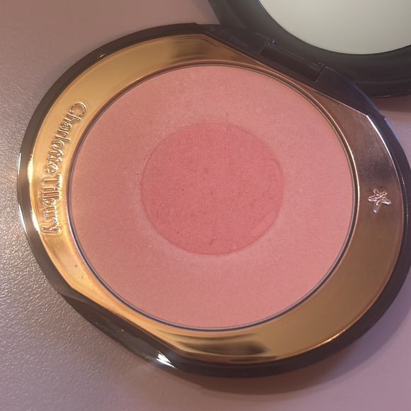 Charlotte Tilbury blush - Picture 2 of 4